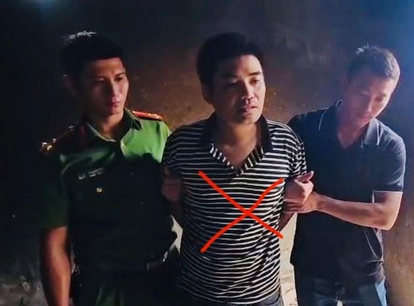 Điều tra đối tượng chém người gây thương tích rồi cố thủ trong nhà Điều tra đối tượng chém người gây thương tích rồi cố thủ trong nhà