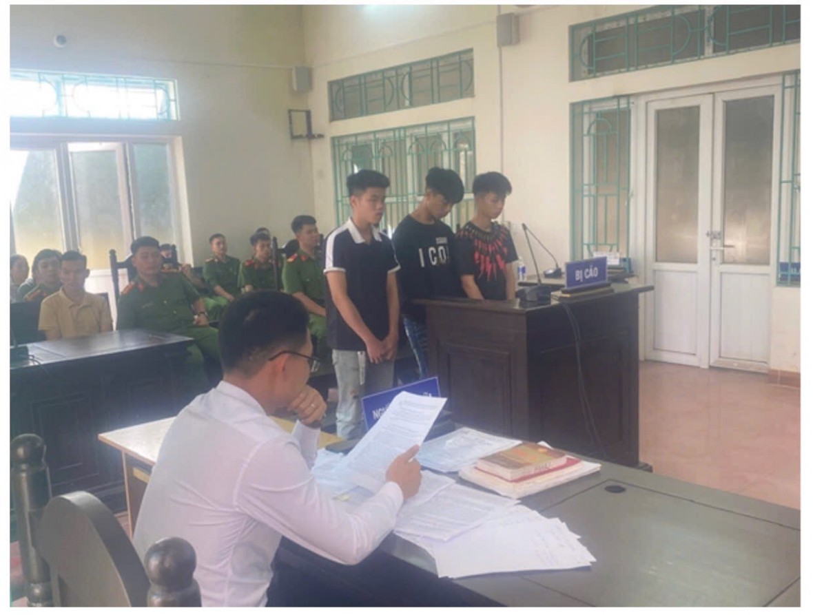 Vụ án cướp cái đuôi xe máy: Đề nghị áp dụng nguyên tắc suy đoán vô tội! Vụ án cướp cái đuôi xe máy: Đề nghị áp dụng nguyên tắc suy đoán vô tội!