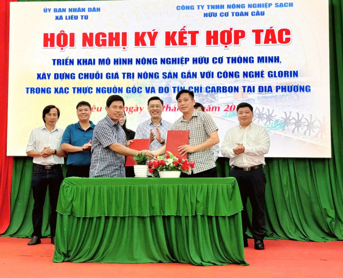 Ký kết triển khai mô hình nông nghiệp hữu cơ thông minh