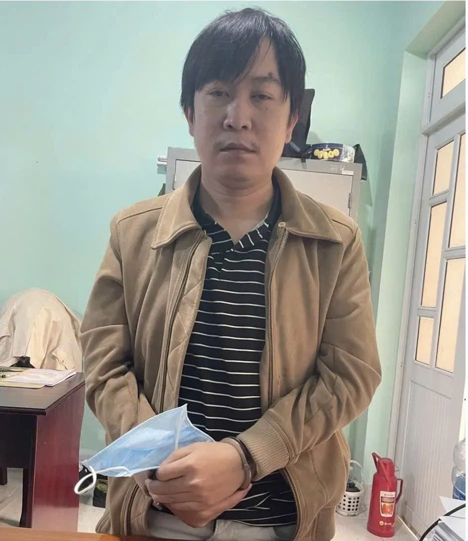 Chiếm đoạt 9 tỉ đồng của bạn học để 