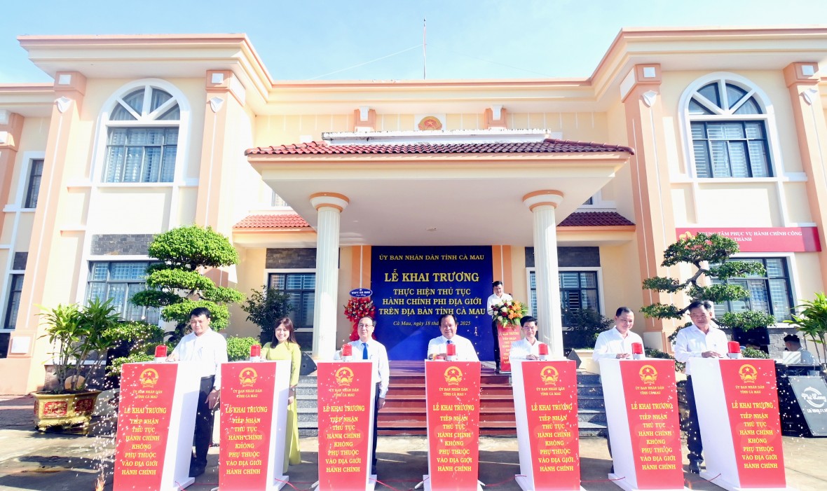 Cà Mau khai trương “Điểm thực hiện thủ tục hành chính phi địa giới”