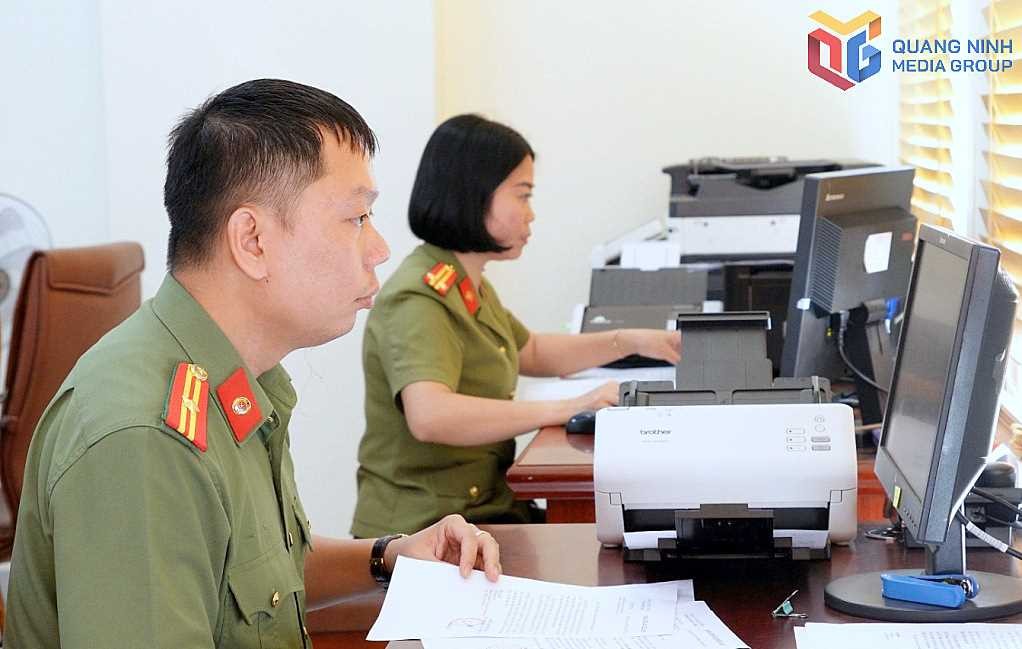 Công an Quảng Ninh bứt phá chuyển đổi số, nâng cao hiệu quả phục vụ dân Công an Quảng Ninh bứt phá chuyển đổi số, nâng cao hiệu quả phục vụ dân