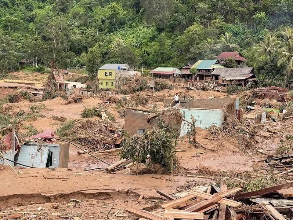 Nhiều trường học tại Nghệ An bị ảnh hưởng nặng nề do mưa lũ.