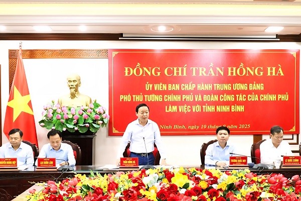 Phó Thủ tướng Chính phủ Trần Hồng Hà làm việc với tỉnh Ninh Bình Phó Thủ tướng Chính phủ Trần Hồng Hà làm việc với tỉnh Ninh Bình