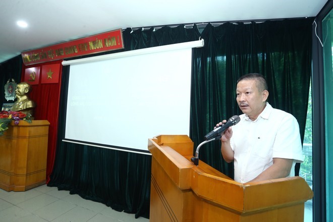 Ông Nguyễn Duy Hưng – Đại diện Công ty Tân Hiệp Phát chia sẻ “Chúng tôi hiểu rằng, nhờ sự hi sinh thầm lặng của các chiến sỹ công an mới có môi trường kinh doanh an toàn cho các doanh nghiệp, cuộc sống bình yên của người dân”.