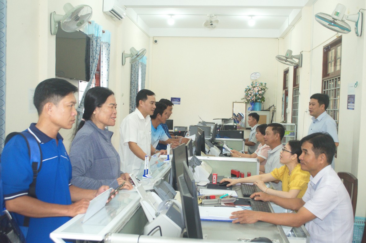 Cà Mau: Xã Châu Thới khắc phục vướng mắc vận hành dữ liệu hộ tịch điện tử để phục vụ người dân tốt nhất Cà Mau: Xã Châu Thới khắc phục vướng mắc vận hành dữ liệu hộ tịch điện tử để phục vụ người dân tốt nhất