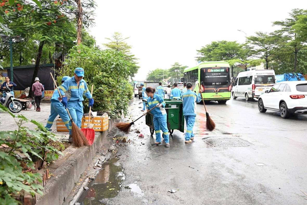 Đẩy mạnh vệ sinh môi trường phục vụ Lễ kỷ niệm 80 năm Cách mạng Tháng Tám và Quốc khánh 2/9. (Ảnh minh họa: Đức Hiệp)