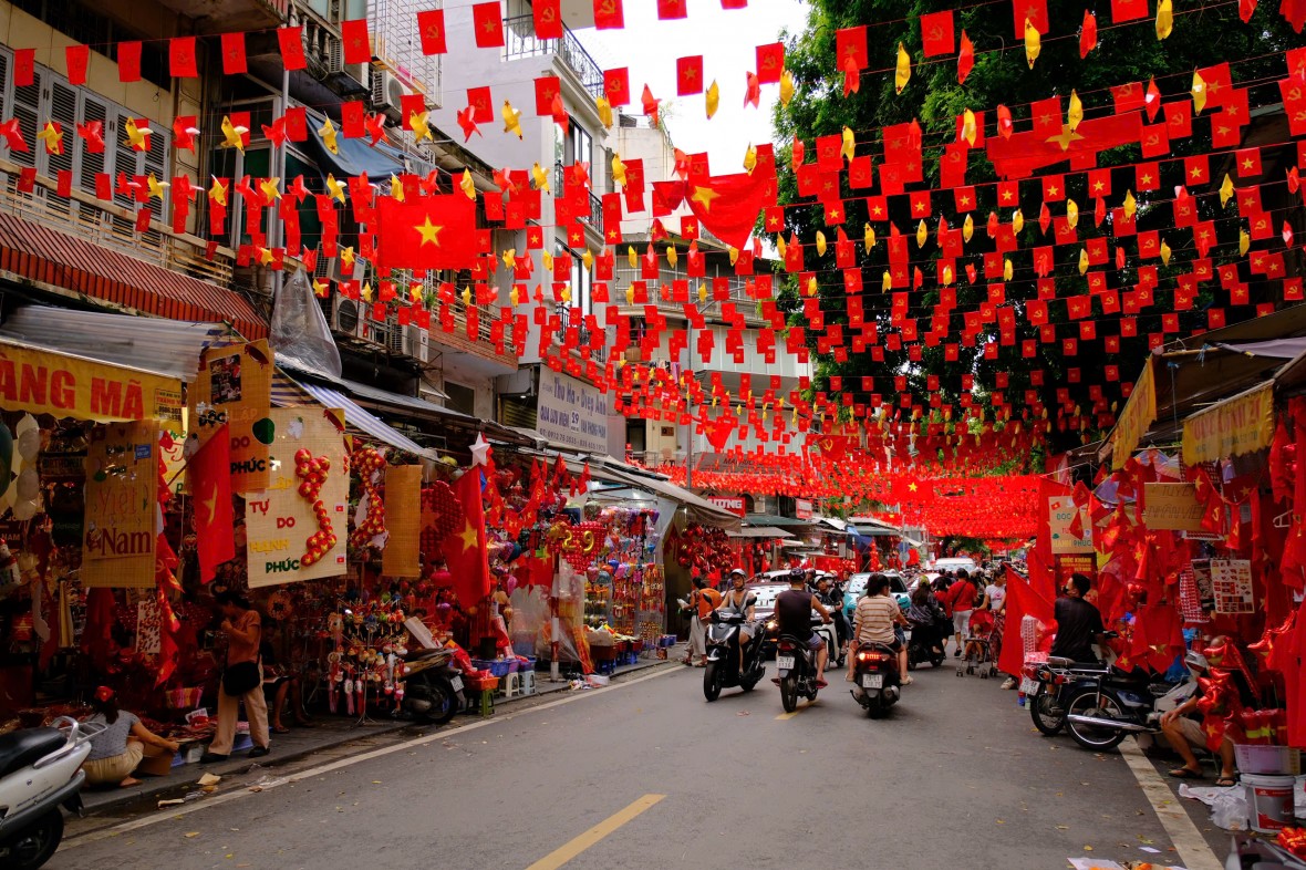 Không khí mừng Quốc khánh 2/9 lan tỏa khắp phố phường Hà Nội Không khí mừng Quốc khánh 2/9 lan tỏa khắp phố phường Hà Nội