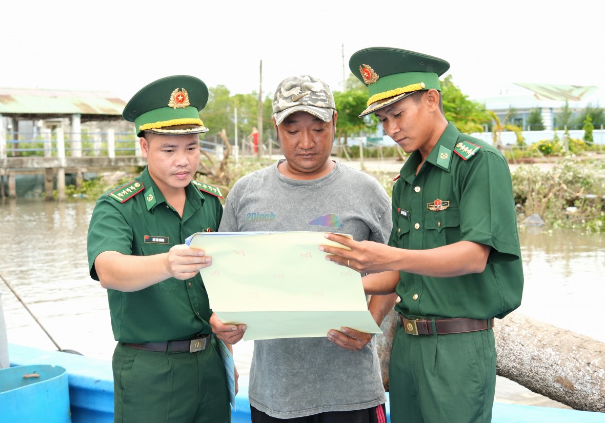Bộ đội Biên phòng Cà Mau tăng cường chống khai thác hải sản bất hợp pháp (IUU)
