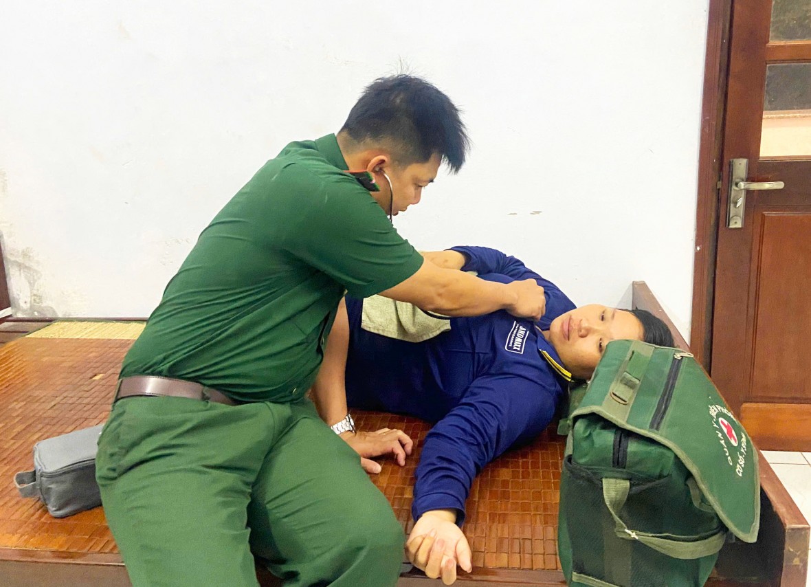 Cà Mau: Kịp thời cứu vớt 2 ngư dân gặp nạn trên biển