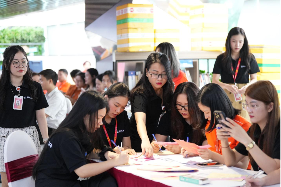 Sự nhiệt tình của các tình nguyện viên đã góp phần lan tỏa năng lượng tích cực và góp sức vào thành công của Giọt thương 2025.