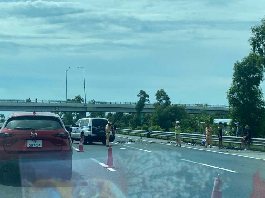 Ngay sau vụ tai nạn, lực lượng chức năng đã có mặt ở hiện trường.