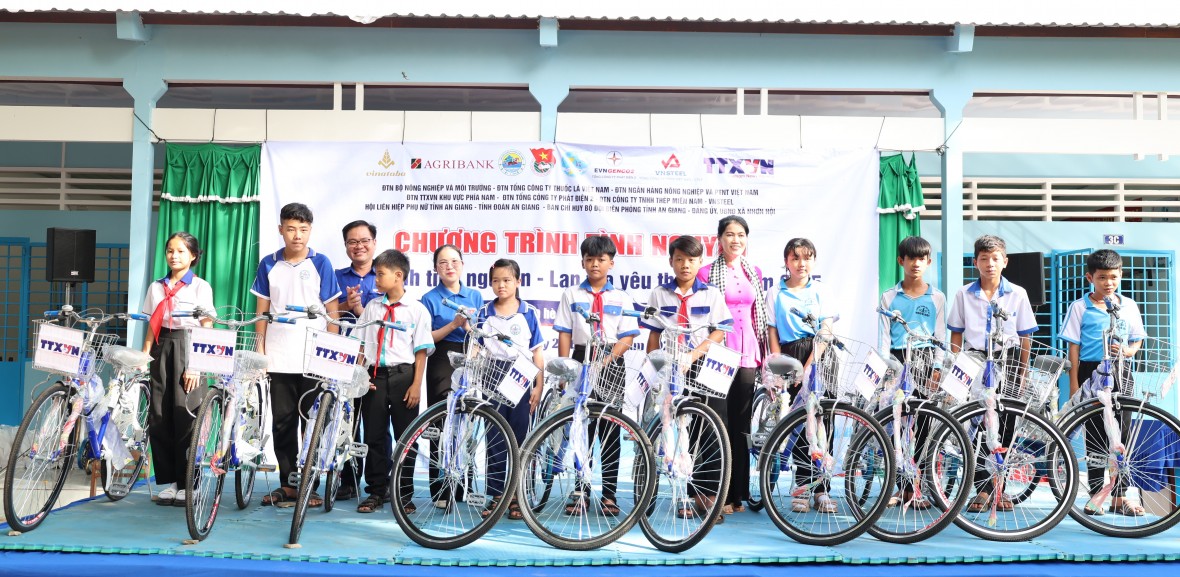 Hơn 1,2 tỷ đồng trong Hành trình tình nguyện - Lan tỏa yêu thương tại An Giang