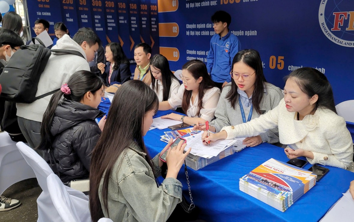 Bộ GD&ĐT thông báo thí sinh trúng tuyển bắt đầu xác nhận nhập học. (Ảnh minh hoạ)