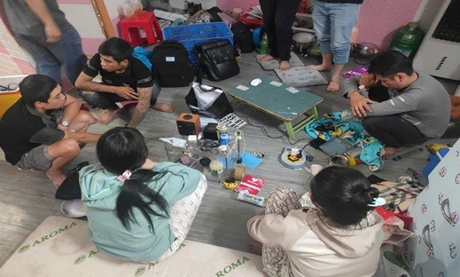 Đồng Tháp: Bắt quả tang 5 đối tượng sử dụng trái phép chất ma túy