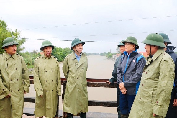 Bí thư Ninh Bình đề nghị đánh giá lại các công trình đê điều sau cơn bão số 5