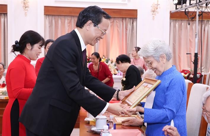 Nhà giáo đi B - Mảnh ghép quan trọng tạo nên bản anh hùng ca của Nhà giáo Việt Nam