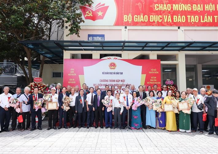 Nhà giáo đi B - Mảnh ghép quan trọng tạo nên bản anh hùng ca của Nhà giáo Việt Nam