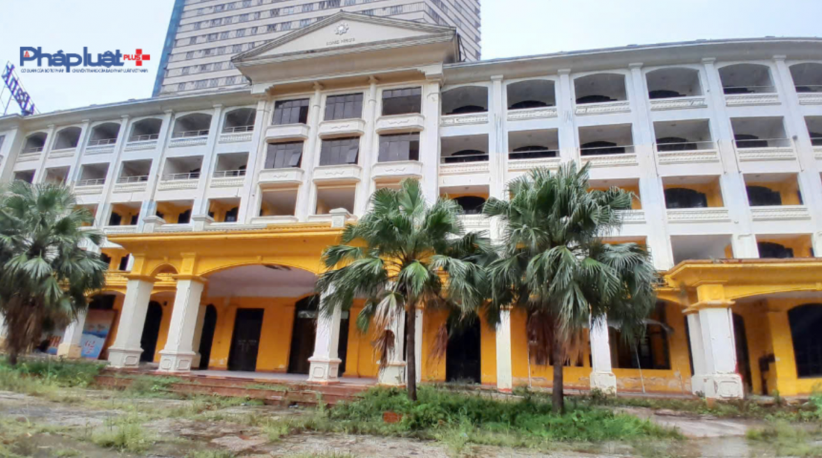 Cận cảnh khách sạn bỏ hoang nhiều năm sắp phá dỡ để xây cao ốc 2.400 tỷ đồng