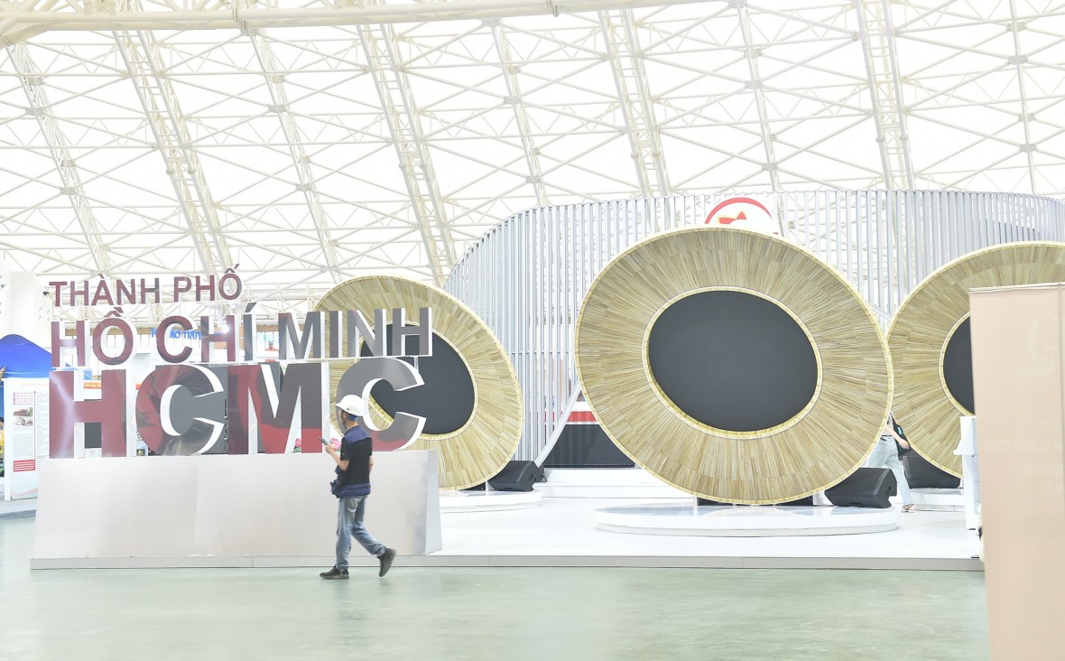 Sẵn sàng cho ngày khai mạc Triển lãm thành tựu Đất nước