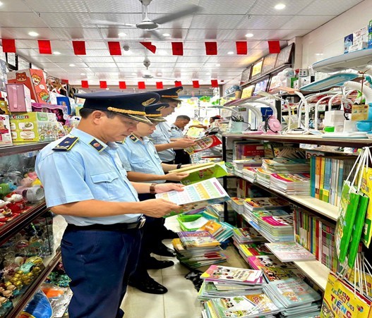 Hình ảnh hoạt động kiểm tra, kiểm soát của Đội QLTT số 3 (Ảnh: Hình ảnh hoạt động kiểm tra, kiểm soát của Đội QLTT số 3 (Ảnh: