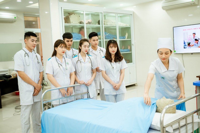 Trường Cao đẳng Y tế Phú Thọ thông báo tuyển sinh năm 2025