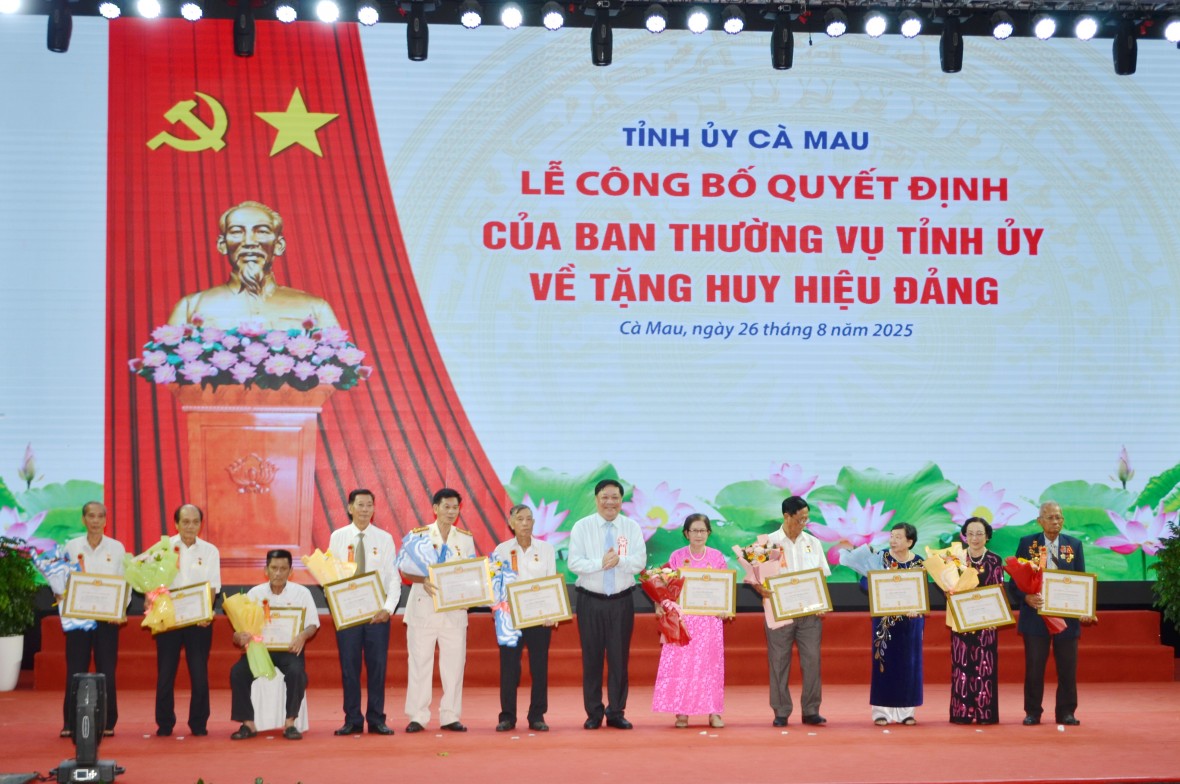 Khơi dậy hào khí Cách mạng, vững bước dựng xây quê hương Cà Mau giàu đẹp