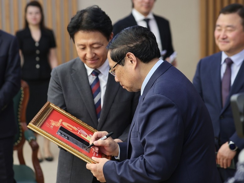 Thủ tướng tiếp Tổng giám đốc điều hành Samsung điện tử