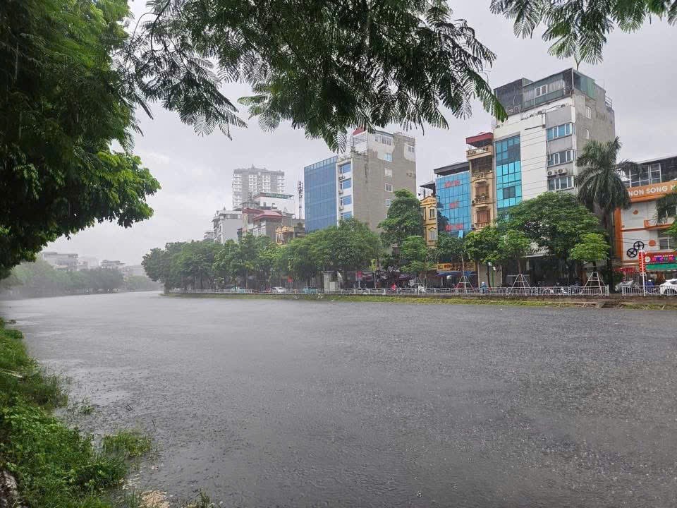 Hà Nội báo động lũ trên một loạt tuyến sông