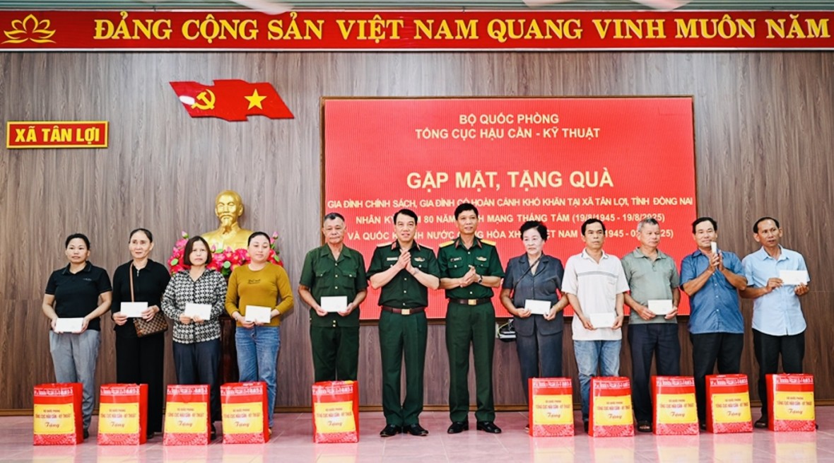 Đồng Nai trang bị 190 xe mô tô cho Ban Chỉ huy quân sự cấp xã