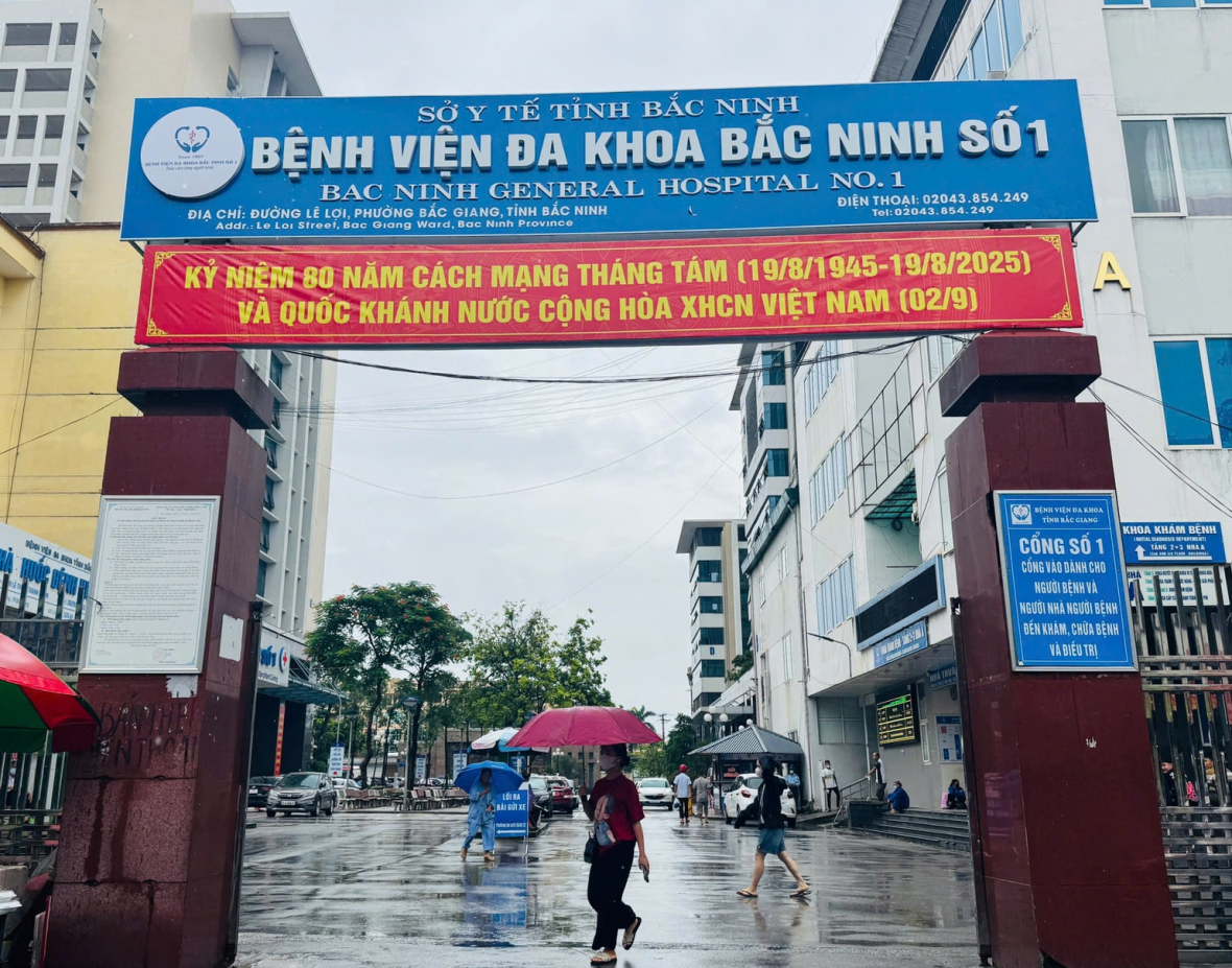 Tạm đình chỉ 3 nhân viên trong vụ xe cứu thương ở Bắc Ninh thu 21 triệu đồng cho 200km