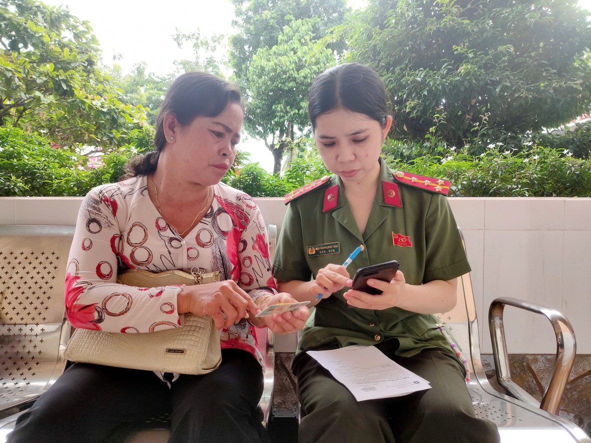 Lan tỏa chiến dịch “Tích hợp Sổ sức khỏe điện tử trên ứng dụng VNeID” ở Cà Mau