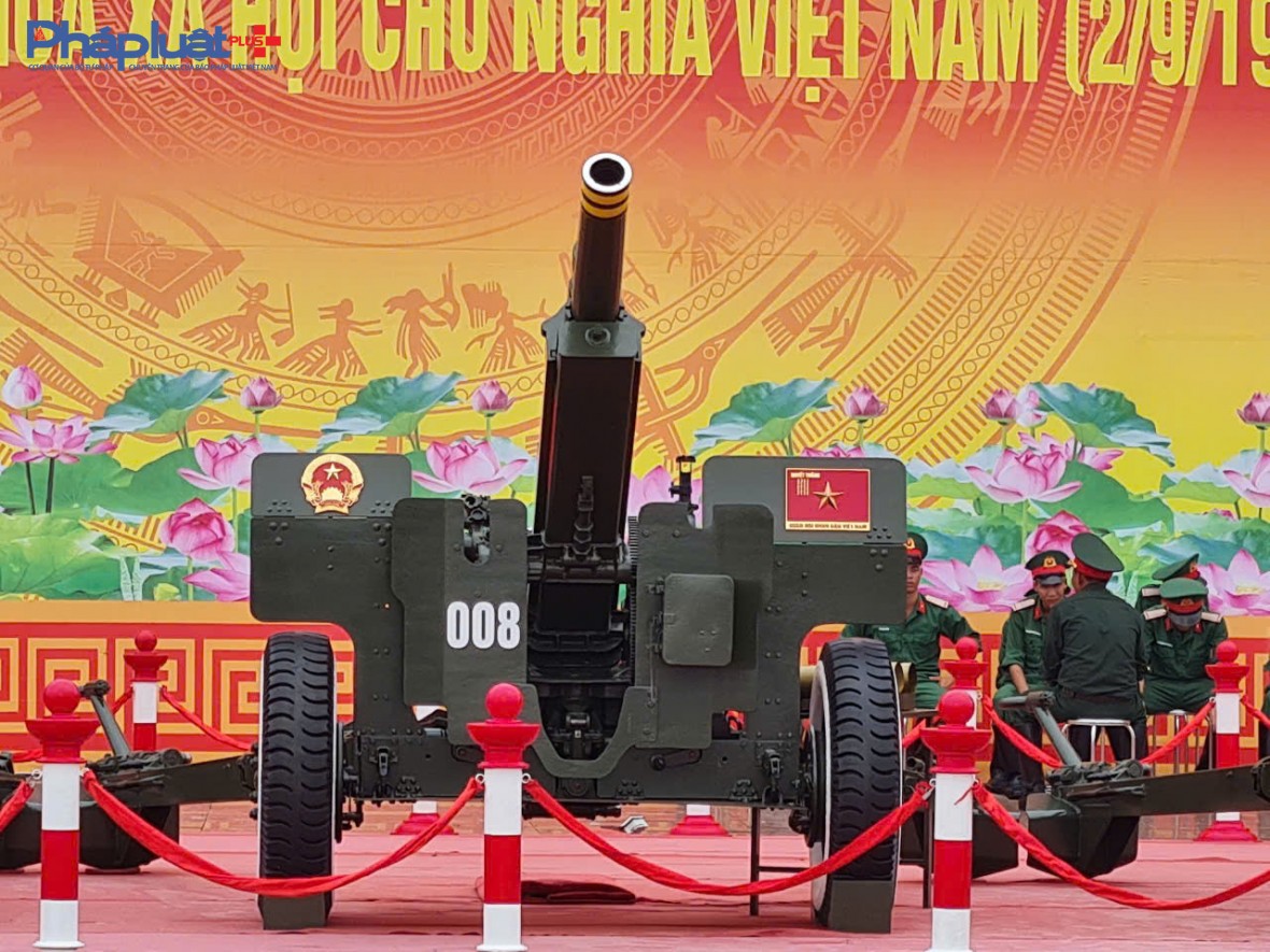 Cận cảnh 15 khẩu đại bác chuẩn bị khai hỏa dịp 2-9