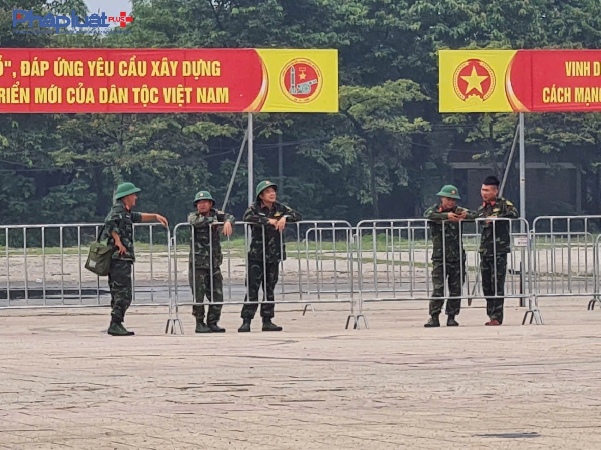 Cận cảnh 15 khẩu Đại bác chuẩn bị khai hỏa chào mừng ngày Quốc Khánh 2/9