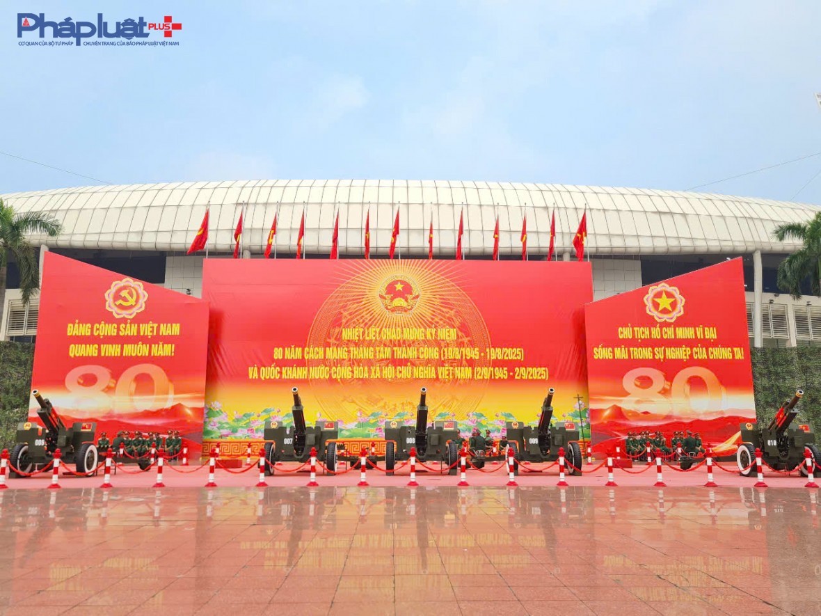 Cận cảnh 15 khẩu đại bác chuẩn bị khai hỏa dịp 2-9