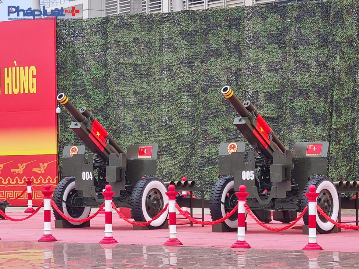 Cận cảnh 15 khẩu đại bác chuẩn bị khai hỏa dịp 2-9