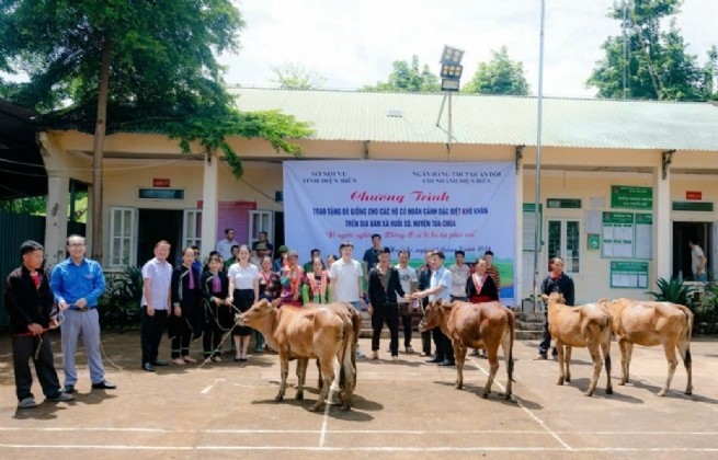 Từ năm 2023 đến nay, MB Điện Biên đã trình lãnh đạo MB phê duyệt nhiều chương trình an sinh xã hội với tổng kinh phí khoảng 8,2 tỷ đồng. Từ năm 2023 đến nay, MB Điện Biên đã trình lãnh đạo MB phê duyệt nhiều chương trình an sinh xã hội với tổng kinh phí khoảng 8,2 tỷ đồng.