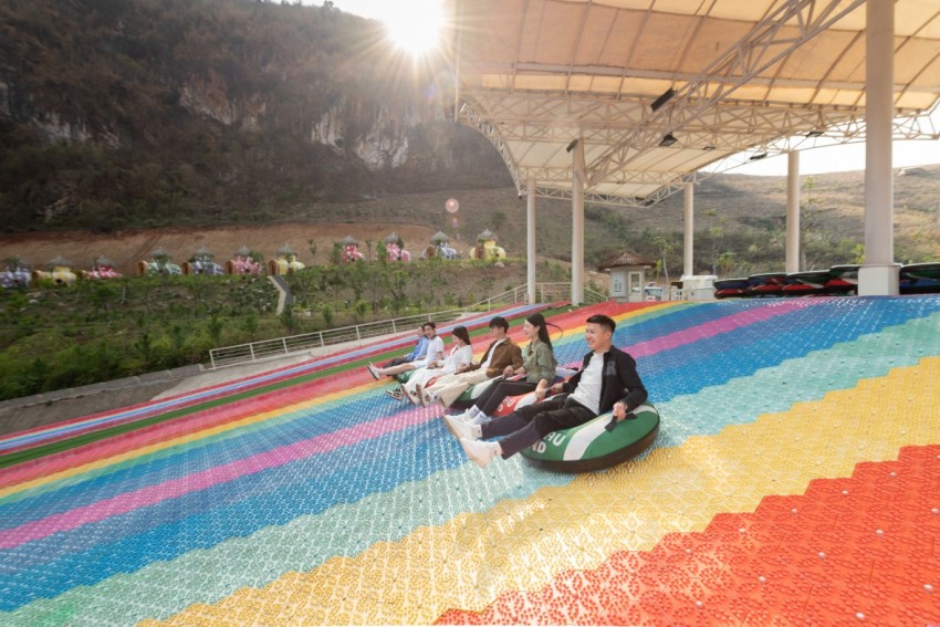 Mộc Châu Island - Cầu kính Bạch Long: Điểm đến lý tưởng giữa núi rừng thiên nhiên, hùng vỹ