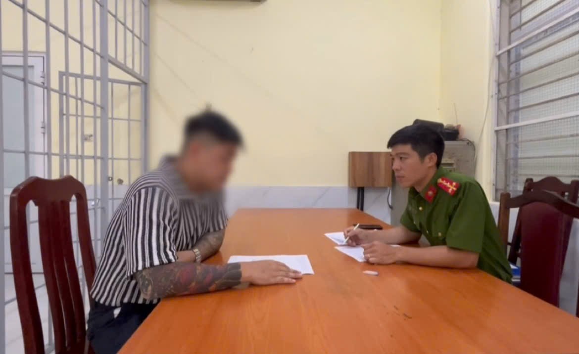 Cơ quan Công an làm việc với đối tượng H.Đ.D. (Ảnh: CAHN) Cơ quan Công an làm việc với đối tượng H.Đ.D. (Ảnh: CAHN)