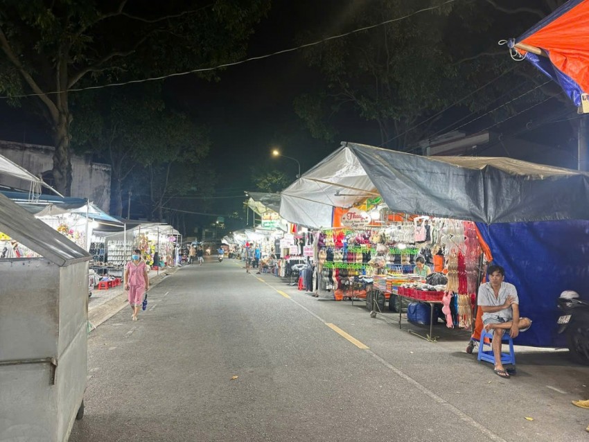 UBND tỉnh Đồng Nai yêu cầu chấm dứt hoạt động chợ đêm Biên Hùng UBND tỉnh Đồng Nai yêu cầu chấm dứt hoạt động chợ đêm Biên Hùng