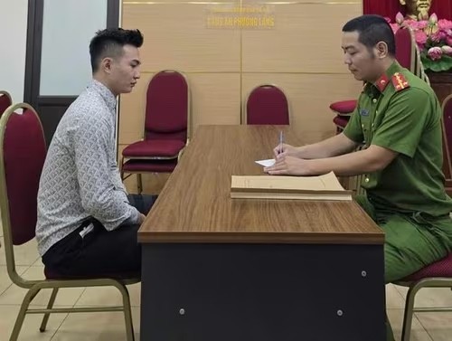 Tạm giữ hình sự đối tượng vi phạm nồng độ cồn, tông xe vào công an làm nhiệm vụ A80 Tạm giữ hình sự đối tượng vi phạm nồng độ cồn, tông xe vào công an làm nhiệm vụ A80