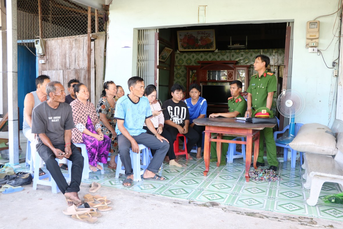 Hiệu quả công tác tuyên truyền, vận động người dân giao nộp vũ khí, vật liệu nổ tại xã Bình Giang (An Giang)