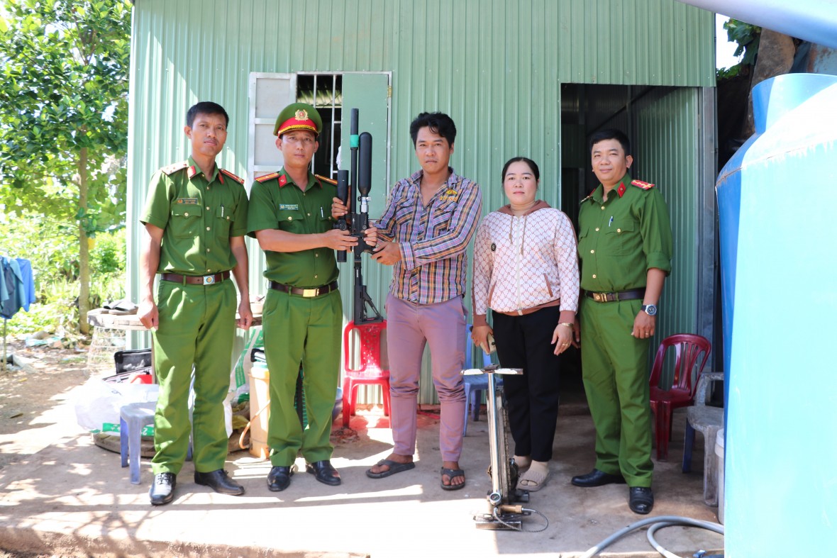 Hiệu quả công tác tuyên truyền, vận động người dân giao nộp vũ khí, vật liệu nổ tại xã Bình Giang (An Giang)