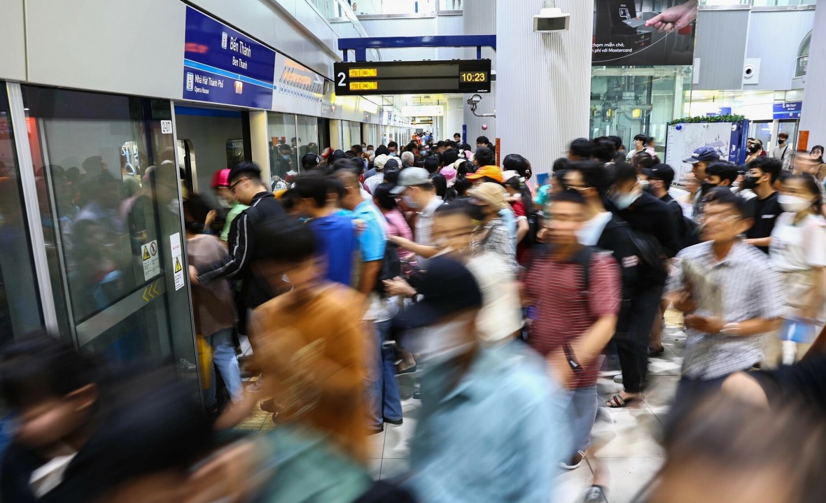 miễn vé cho khách đi ngày 2/9 khi dùng căn cước công dân hoặc mã QR trên ứng dụng quét tại các cổng soát ở nhà ga.