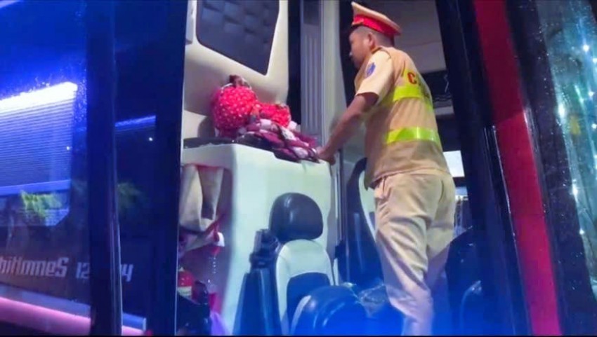 Đồng Nai: Xử lý xe khách 24 chỗ nhét 46 người, tiềm ẩn nguy cơ tai nạn trên Quốc lộ 1A