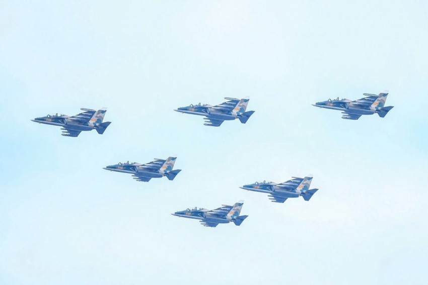 Biển người thức xuyên đêm đợi chờ màn tổng duyệt diễu binh, diễu hành kỷ niệm 80 năm Quốc khánh 2/9