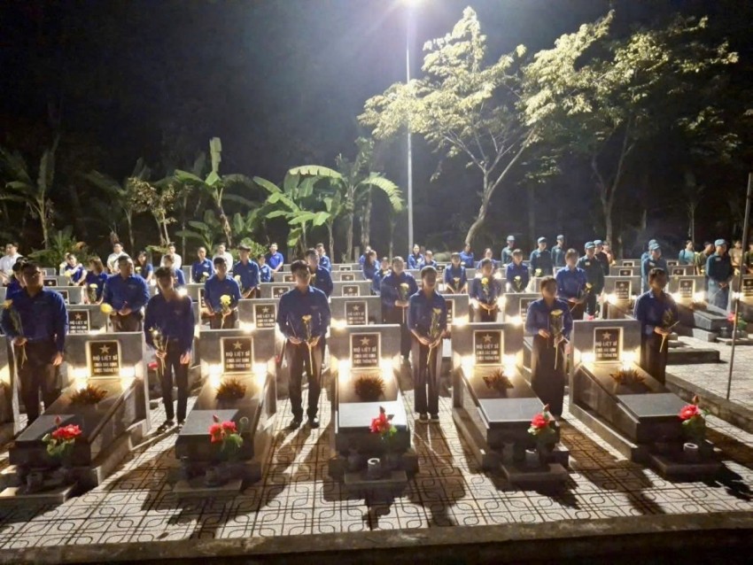 Những ngọn đèn tri ân bừng sáng Nghĩa trang Liệt sĩ Nhơn Trạch