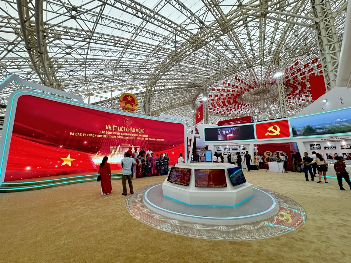 Triển lãm Thành tựu kinh tế-xã hội của đất nước có sức hút đặc biệt đối với nhân dân và du khách.