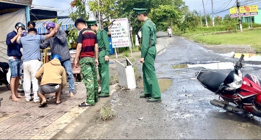 Đồn Biên phòng Tân Tiến (Cà Mau) triệt xóa tụ điểm đánh bạc và bắt thêm 2 vụ ma túy