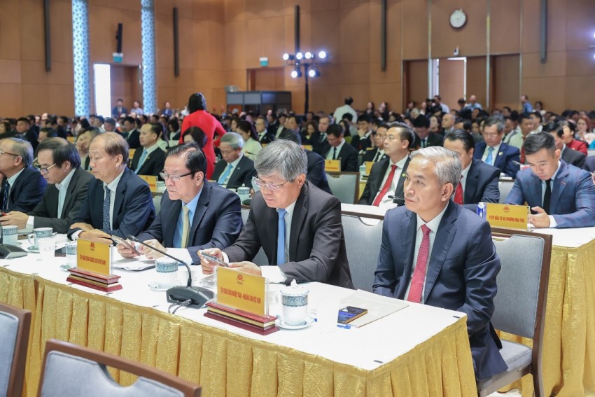 Thủ tướng: Cộng đồng doanh nghiệp luôn theo Đảng đồng hành cùng dân tộc